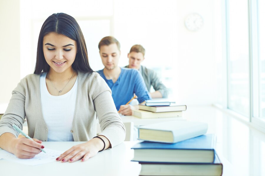 girl-boy-doing-exam_1098-219